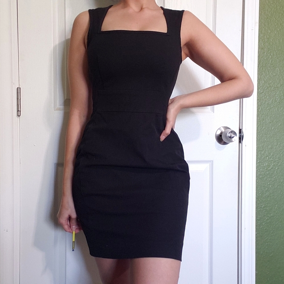 Host Pick!🎉 Classy Black Banana Republic Dress - Picture 3 of 5
